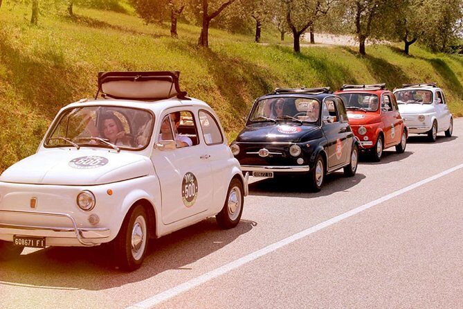 500 Vintage Tour: Chianti Roads Experience from Florence - Casale dello Sparviero winery lunch, tasting, and photo time