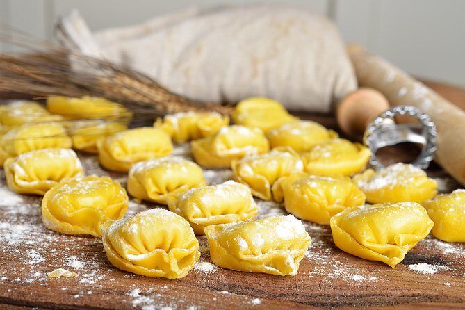 Cesarine: Small group Pasta and Tiramisu class in Siena - The 3-hour flow: aperitivo, hands-on cooking, then your tasting