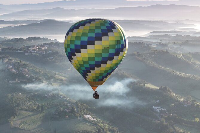 Hot air balloon over the hills of Pienza, Montalcino and Val D'Orcia - Key things I’d pay attention to before you go