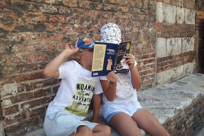 Kid tour in Siena - Stop 2: Piazza del Campo for a Classic Siena Stage With Admission Included