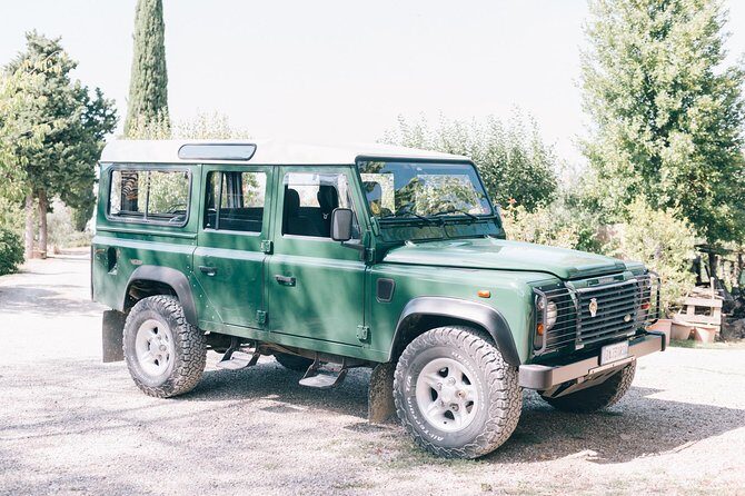 Private Off Road Wine Tour in Chianti - La Castellina in the town center: three glasses plus a guided village walk
