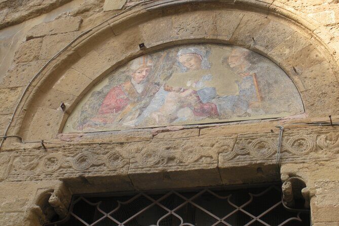 Private Tour: Siena Walking Tour - The world’s oldest bank stop: the curveball that adds meaning