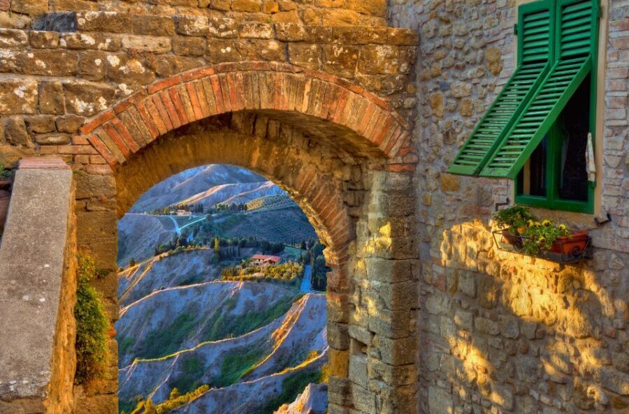 San Gimignano and Volterra: Day Tour from Siena - Volterra: from Etruscans and Romans to medieval and Renaissance streets