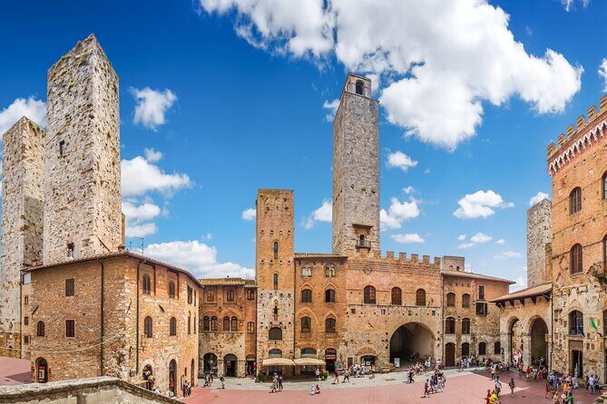 San Gimignano, Chianti and Montalcino Tour through Tuscan wine - Fortezza di Montalcino: fortress strolls and the 4 euro wall walk