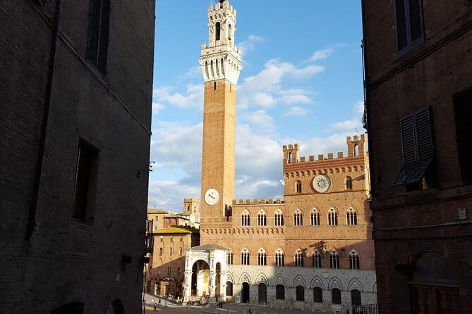 San Gimignano, Siena, Monteriggioni: Fully Escorted Tour, Lunch & Wine Tasting - San Gimignano’s Walled Towers: UNESCO Views and Independent Wander Time
