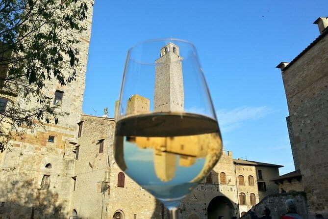 San Gimignano, Siena, Monteriggioni: Fully Escorted Tour, Lunch & Wine Tasting - Siena on Your Terms: Free Time That Lets You See the City