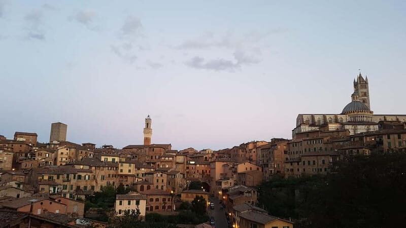 Siena: City Tour in German - Climbing to Piazza del Duomo: the highest and most ancient point