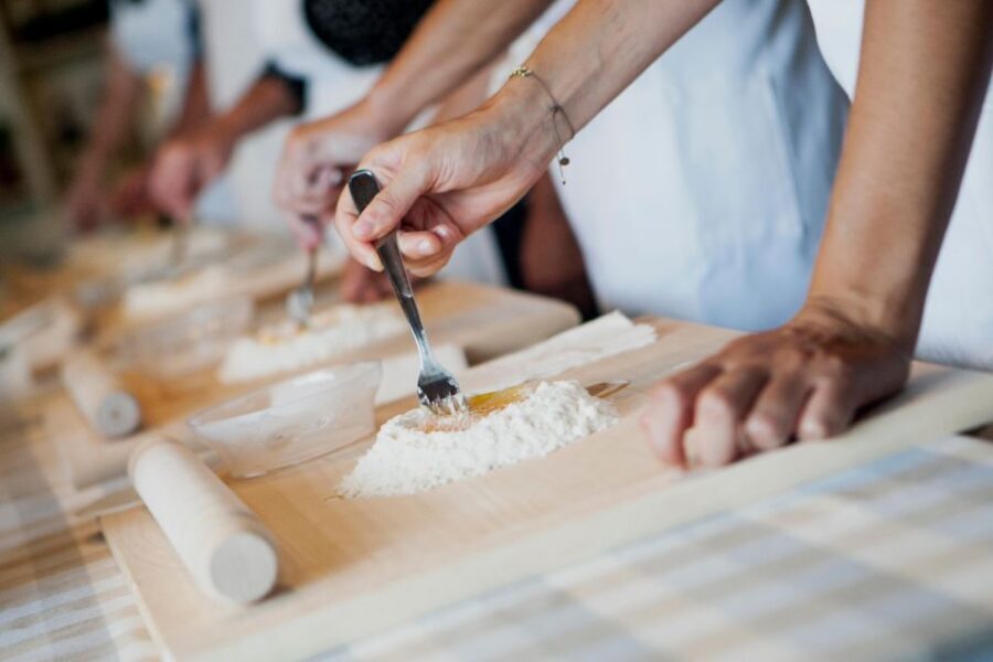 Siena countryside: cooking class in a real Tuscan farmhouse - A real farmhouse class: why this feels different around Siena