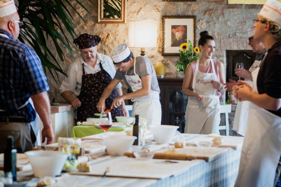 Siena countryside: cooking class in a real Tuscan farmhouse - Finding Agriturismo Il Caggio and what to expect at the start