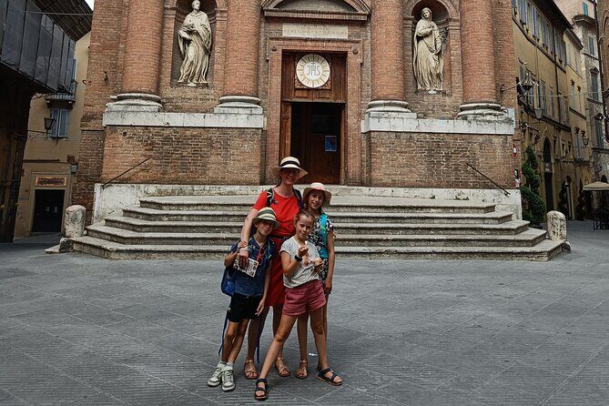 Siena Medieval Power Quest: Self-Guided Family Feud Game - Palazzo Chigi-Saracini: turning palace scenery into a game path
