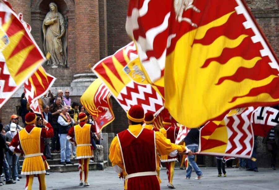 Siena: Palio Walking Tour - Start at Piazza Salimbeni and get your Siena map fast