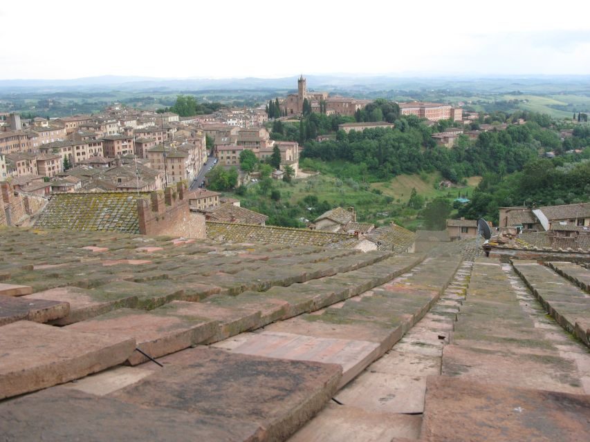 Siena: private tour of the treasure chest of Tuscany - Piazza Salimbeni: Your Easy Start Point