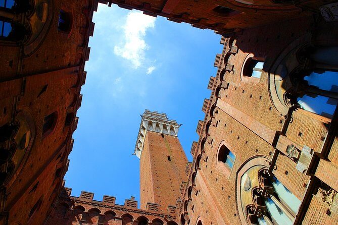 Siena Tour and exclusive window on Piazza del Campo - A quick Baptistery stop: where the tour keeps its momentum