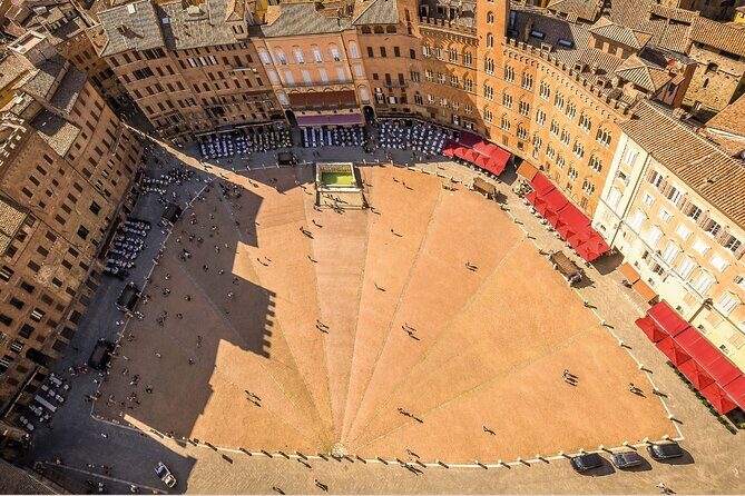 Siena Walking Tour with Audio and Written Guide by a local - How the audio and written guide works in real life