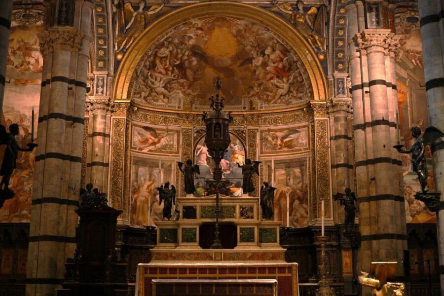 Siena Walking Tour with Cathedral and Crypt & Museum Option - Skip-the-line Siena Cathedral: entering a working church with big art