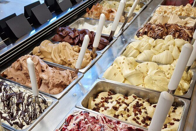 Siena walking tour with Gelato & Prosecco - Piazza Salimbeni: The Exterior of the Oldest Bank Feeling