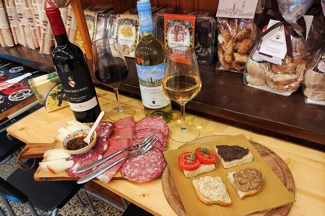 Siena walking tour with lunch & Chianti wine - Food shops, cold cuts, and what you actually taste