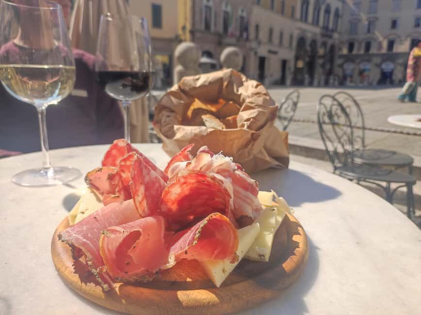 Siena’s Ultimate Food Tour: Full Tuscan Meal with a Local - Where the tour starts: Piazza energy, no wandering required