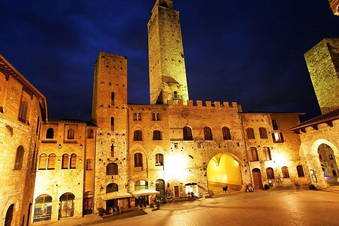 Small-Group Chianti and San Gimignano Sunset Trip from Siena - The dinner at a rustic farmhouse: Tuscan food plus Chianti and Vernaccia tastings