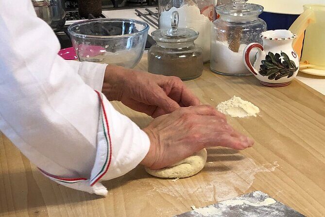 Tuscan Cooking Class in Central Siena - Central Siena cooking with Chef Francesco and Giulia’s warm welcome