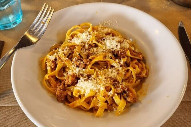 VIP Chianti, Brunello wine & Pienza with lunch From Siena - Price and logistics: is $254.81 good value for this 8–9 hour loop?