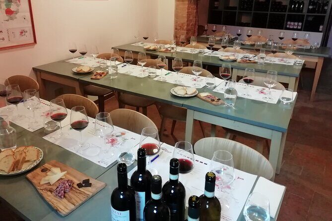 Wine Class - Tuscan Classics - How the class actually teaches you to taste (swirl, smell, sip, repeat)